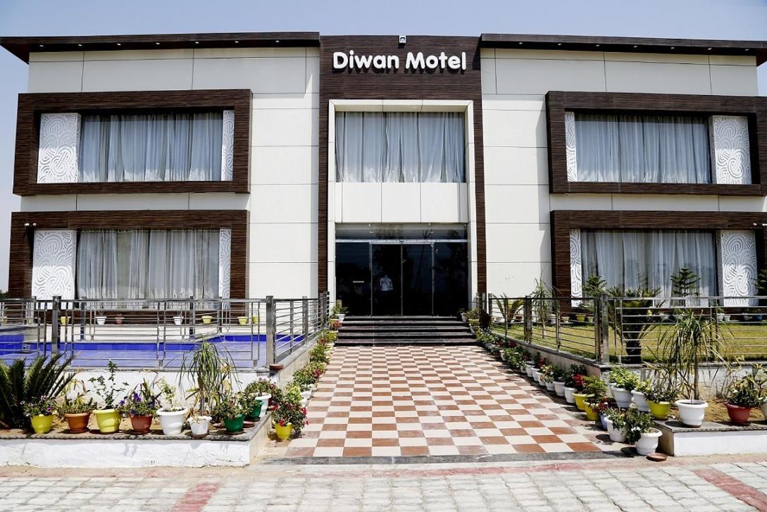 Diwan Hotel And Restaurant Surkhi Luaran gambar