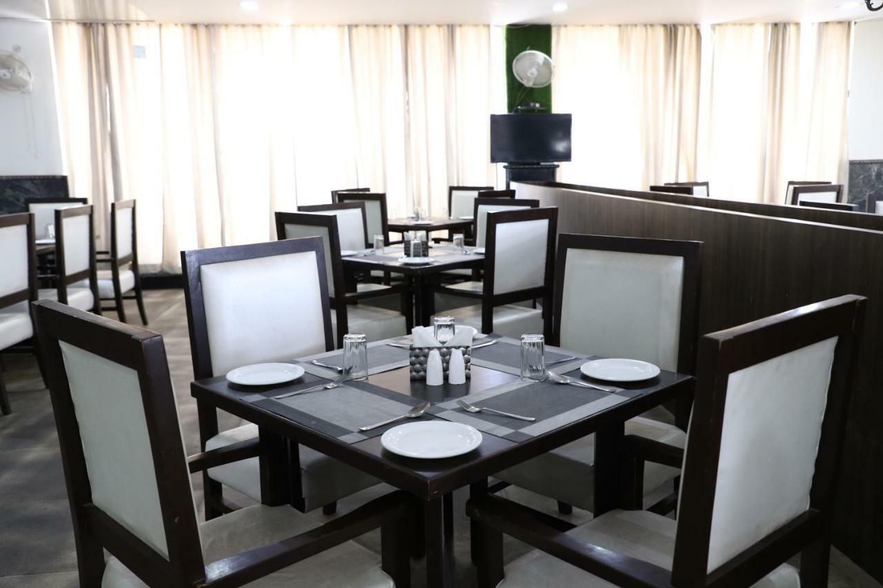 Diwan Hotel And Restaurant Surkhi Luaran gambar