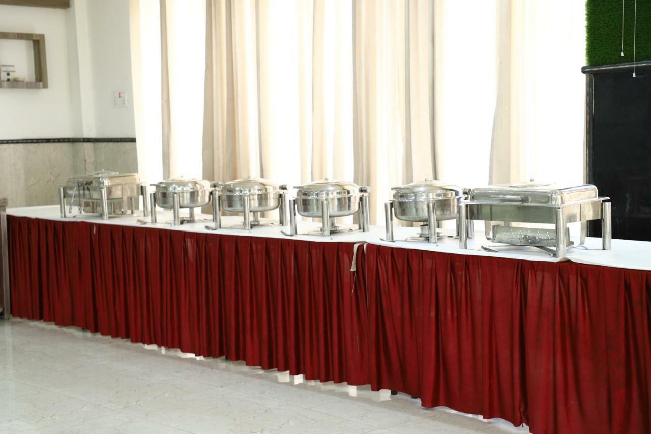 Diwan Hotel And Restaurant Surkhi Luaran gambar