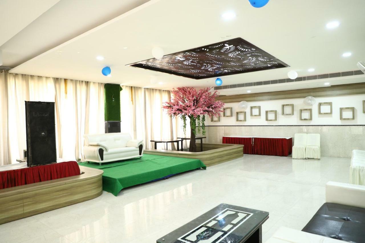 Diwan Hotel And Restaurant Surkhi Luaran gambar