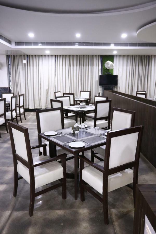 Diwan Hotel And Restaurant Surkhi Luaran gambar