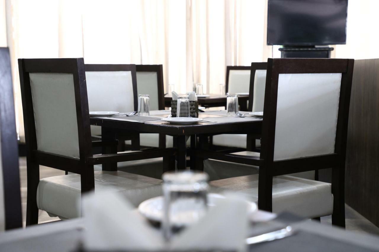 Diwan Hotel And Restaurant Surkhi Luaran gambar