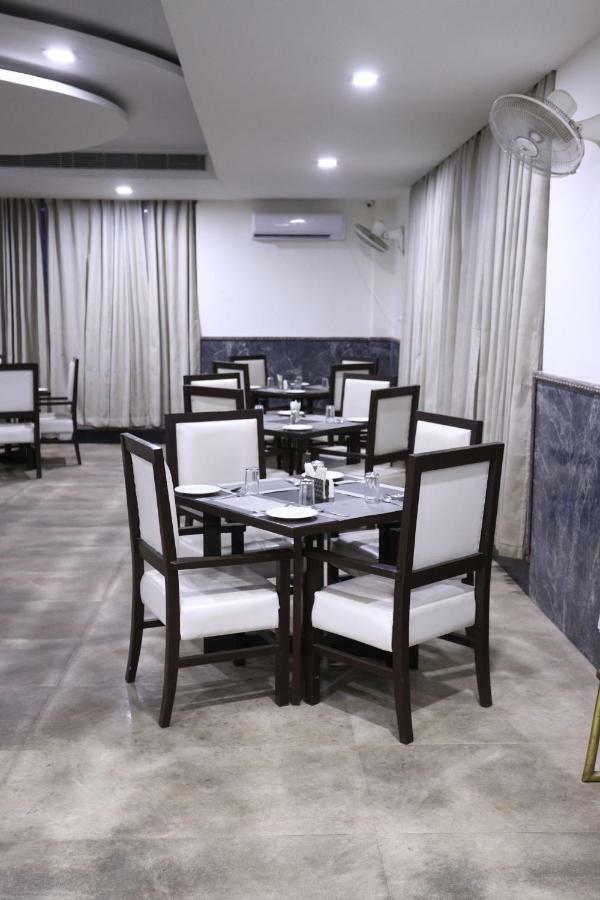 Diwan Hotel And Restaurant Surkhi Luaran gambar