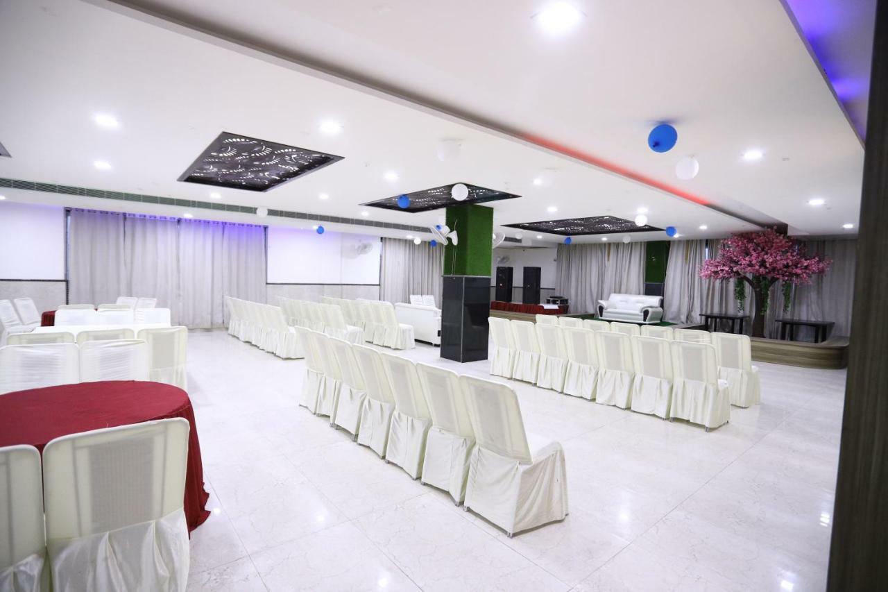 Diwan Hotel And Restaurant Surkhi Luaran gambar