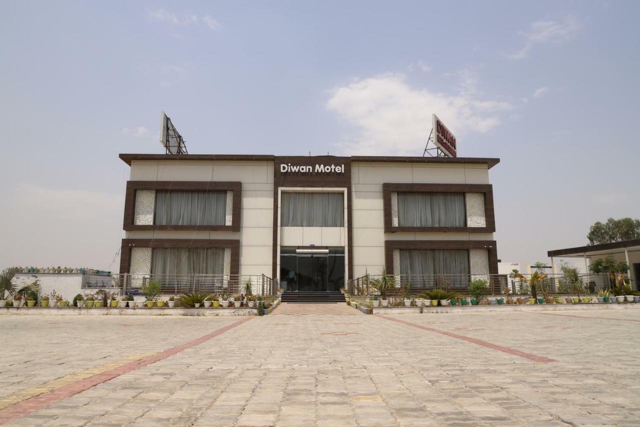 Diwan Hotel And Restaurant Surkhi Luaran gambar