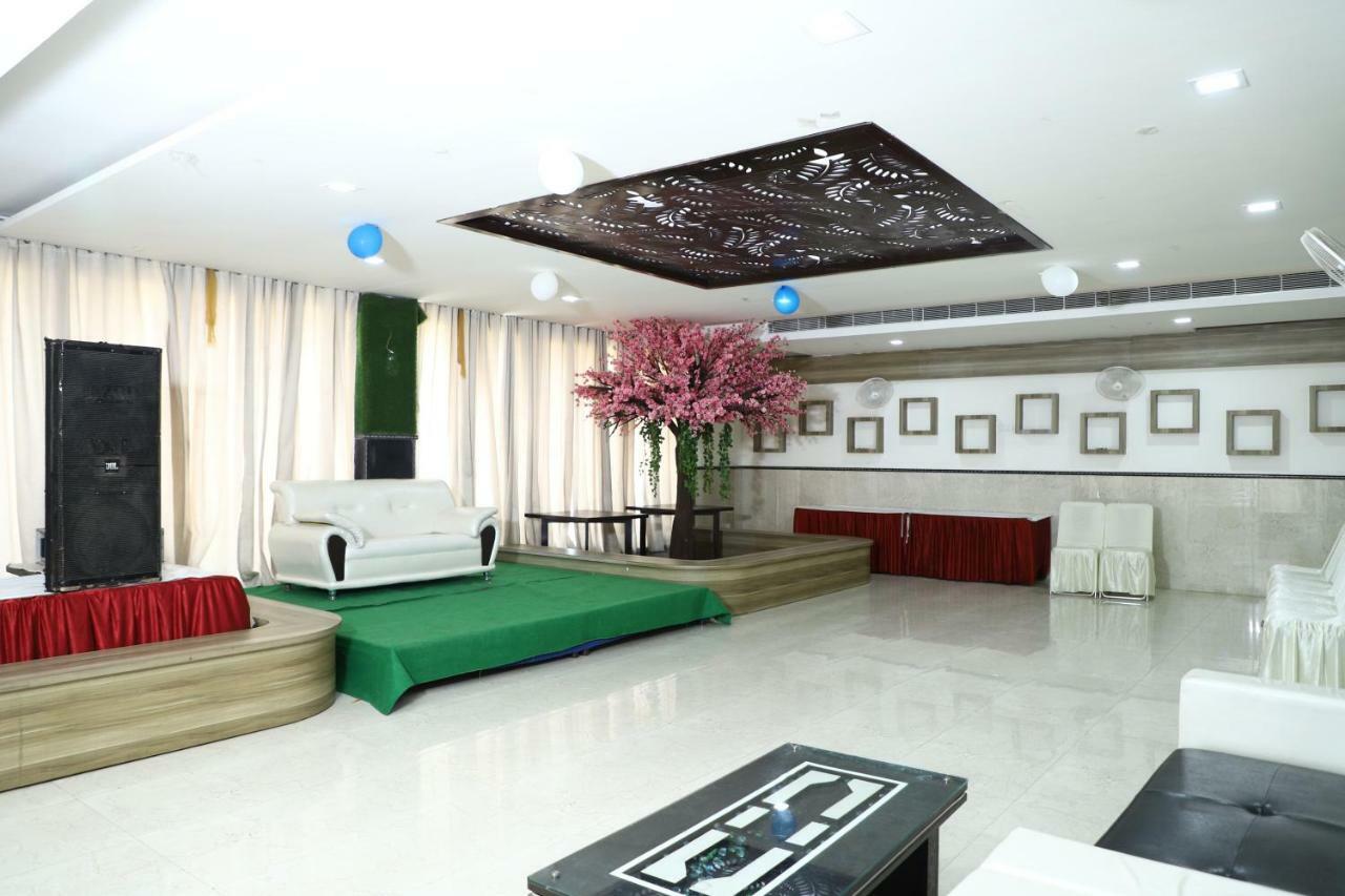 Diwan Hotel And Restaurant Surkhi Luaran gambar